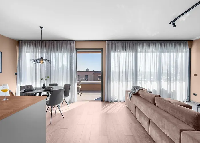Villa In Pula With Sea View And Bubble Bath