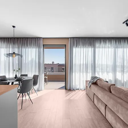 Вилла In Pula With Sea View And Bubble Bath
