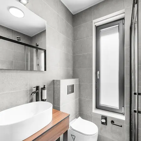 In Pula With Sea View And Bubble Bath